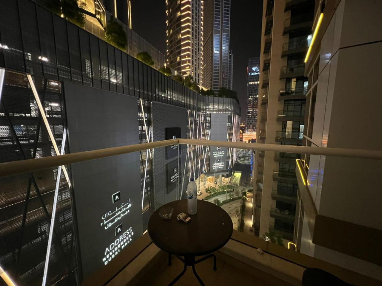 A Pousada Downtown Holiday'S - 1 Min To Dubai Mall & Burj Khalifa Exterior foto